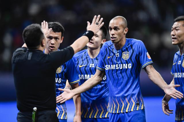 178直播在线观看-米兰达想解约无奈下家难寻 巴甲豪门让他大幅降薪